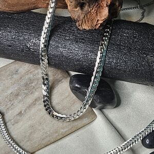 Silver Scalloped Herringbone Chain